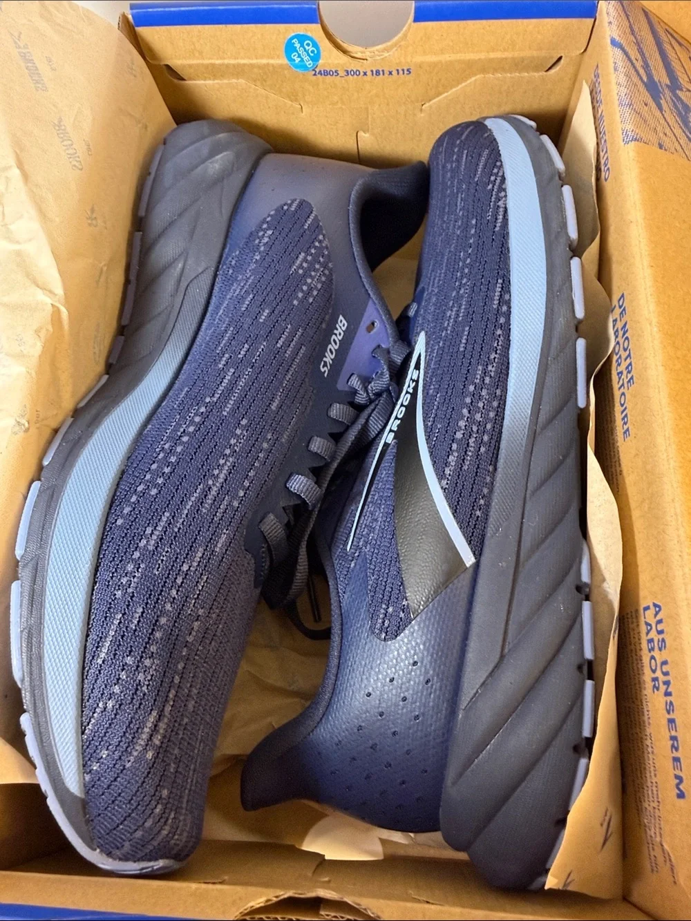 NIB Brooks Anthem 7 Men's Running Shoes - Sizes 8 & 9 Available!